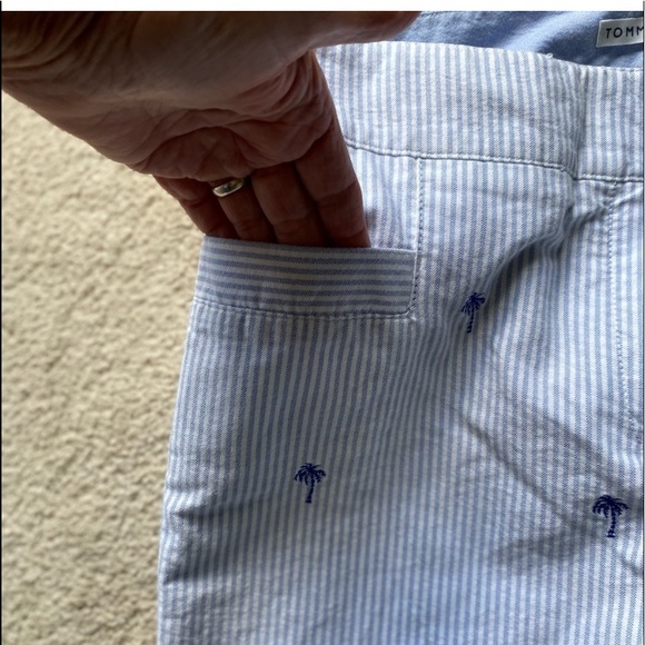 Tommy Hilfiger cropped pants
$26 $0 Size: 6| Tommy Hilfiger - Picture 3 of 3